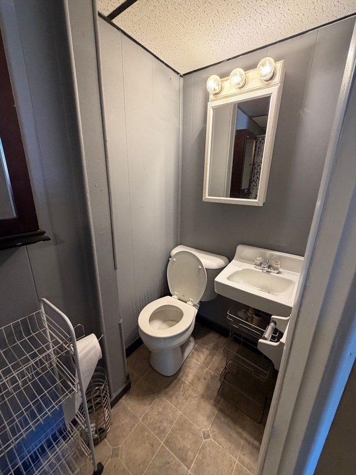 18 Pleasant St (Ark) - Photo 6 of 15