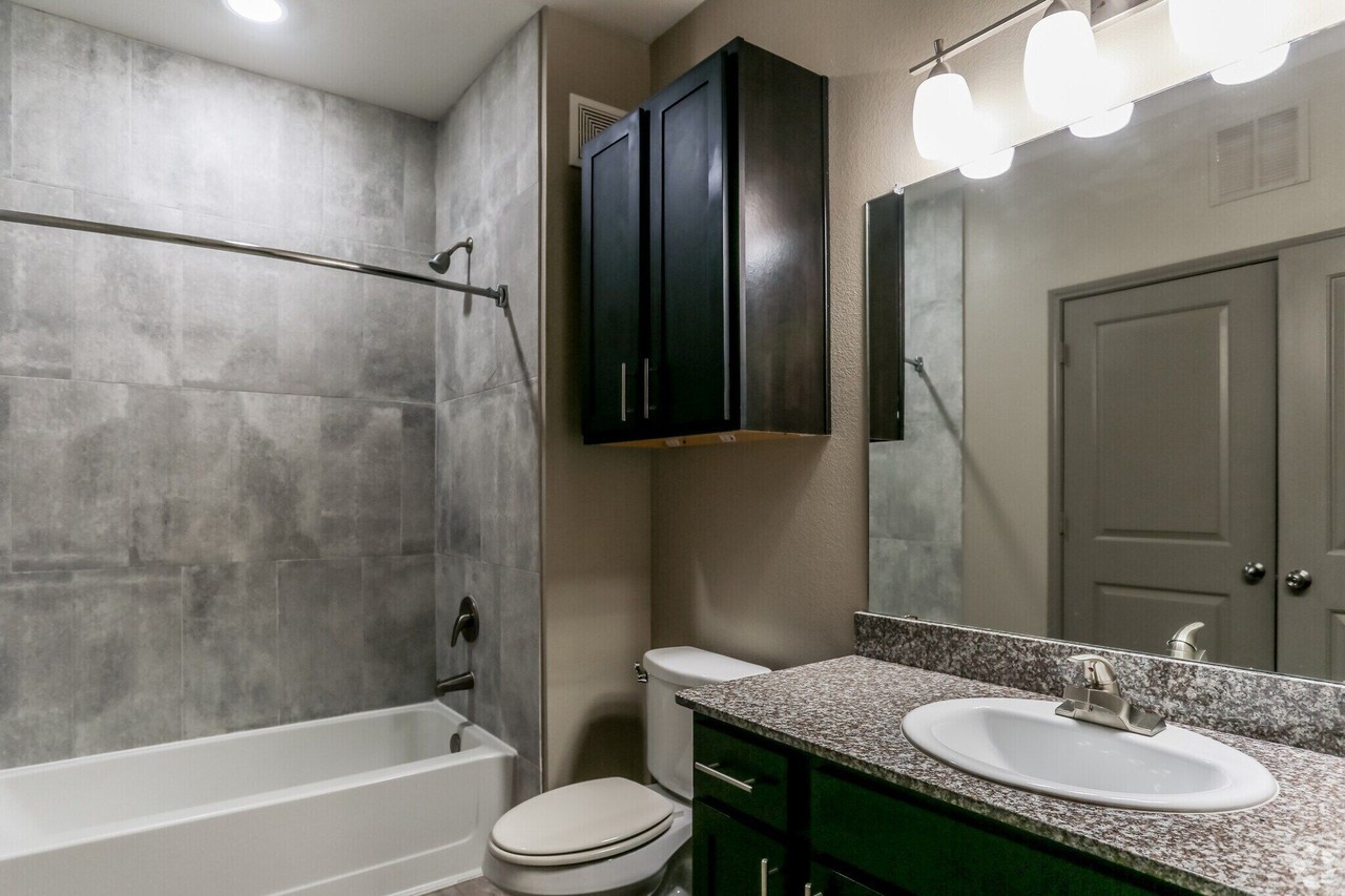 6520 Jamail Dr #OW2 - Photo 5 of 6