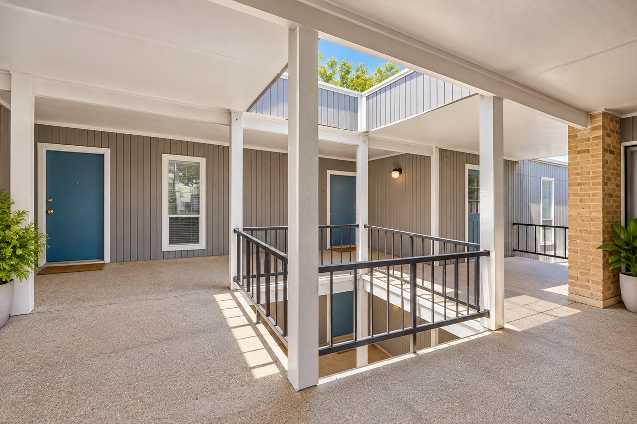 Townsend Place - Photo 2 of 4