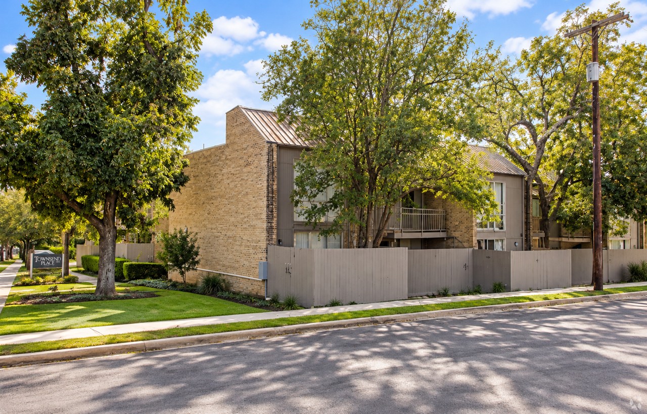 Townsend Place - Photo 3 of 4