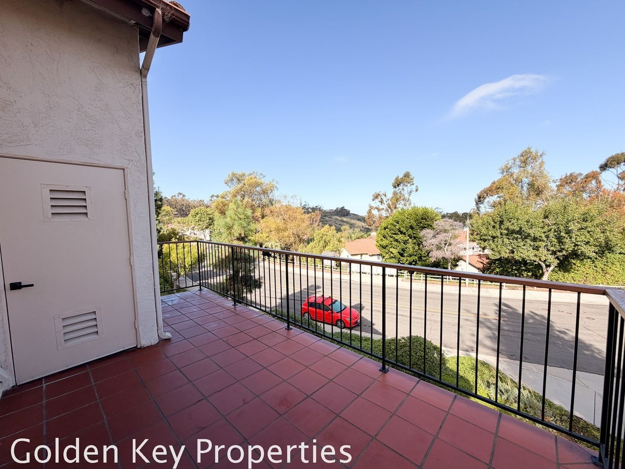 2880 Englewood Way - Photo 7 of 22