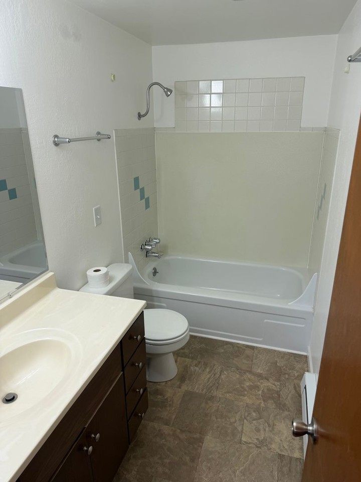 4865 Whiteaker St - Photo 3 of 18