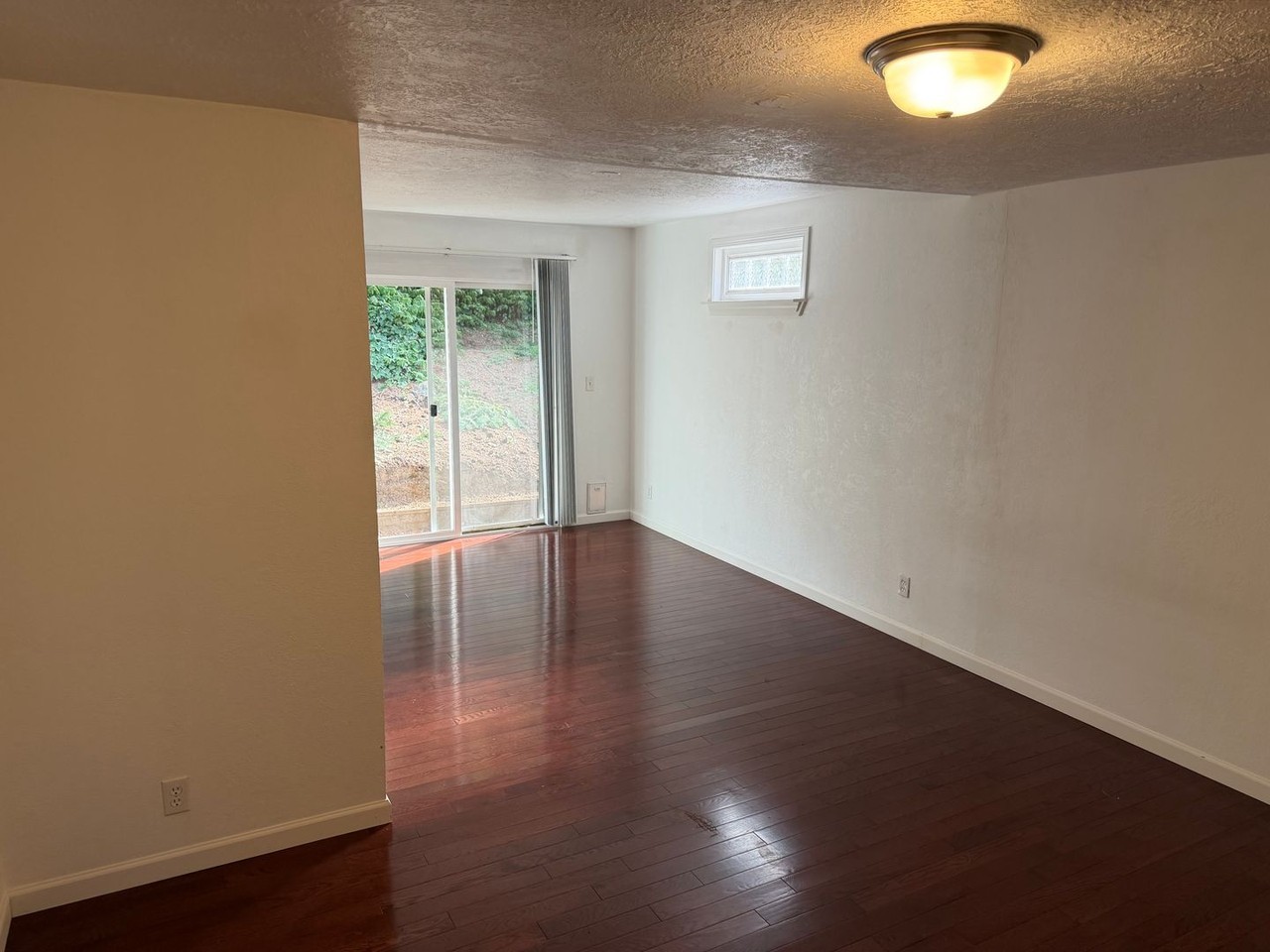 4865 Whiteaker St - Photo 5 of 18
