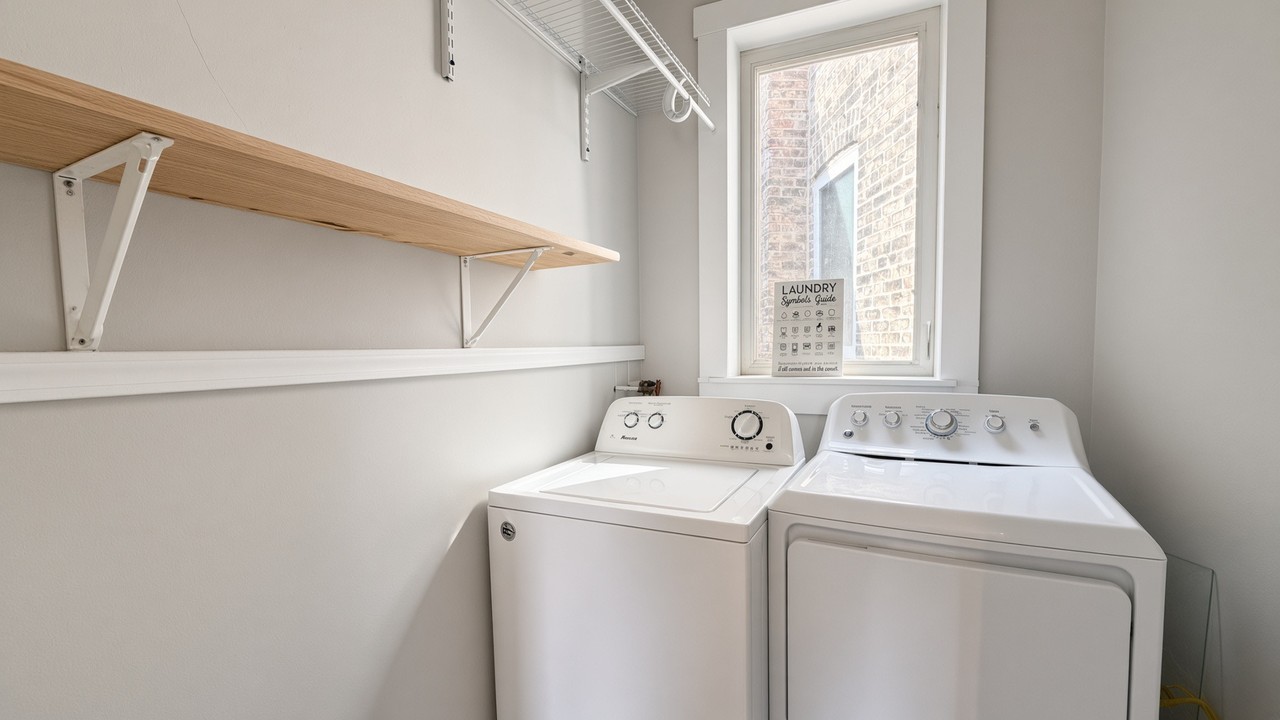 3803 N Clark St #2 - Photo 6 of 8