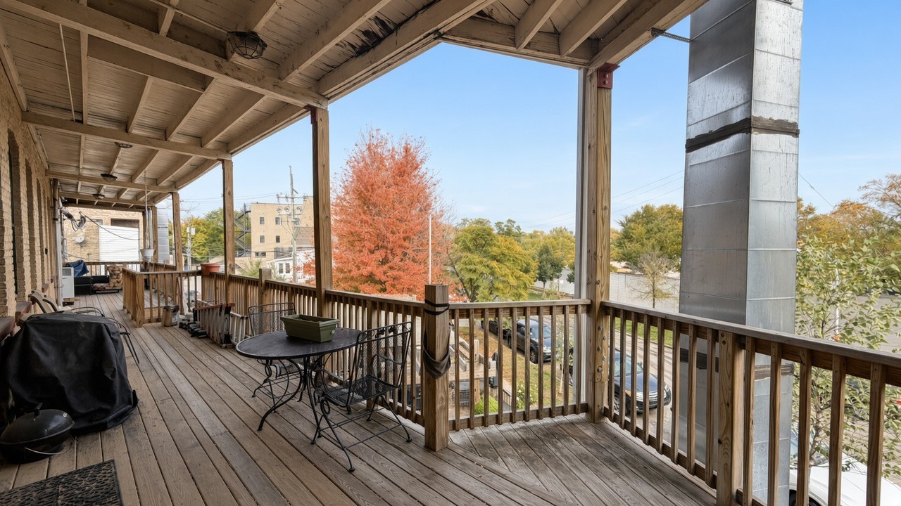 3803 N Clark St #2 - Photo 7 of 8