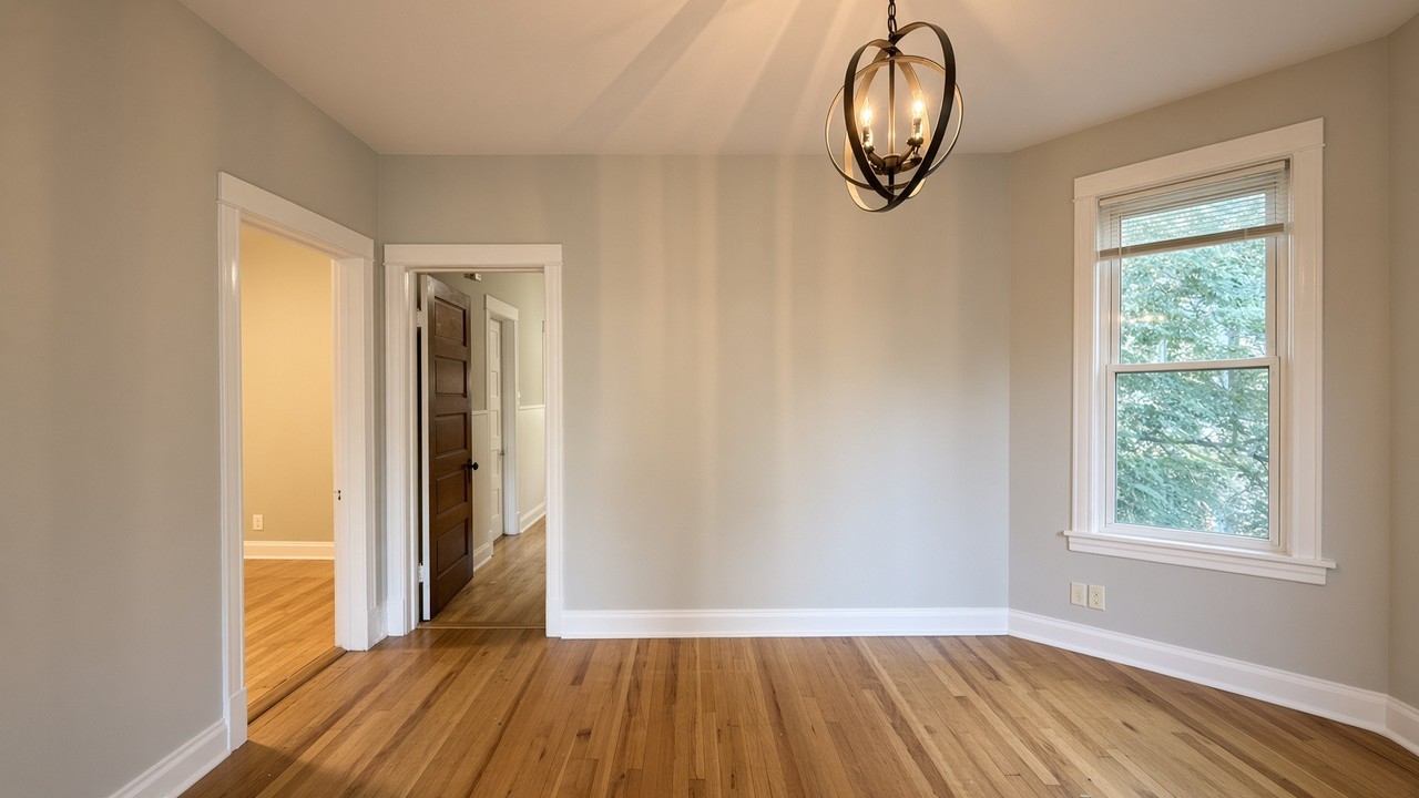 3919 N Southport Ave #2 - Photo 2 of 8