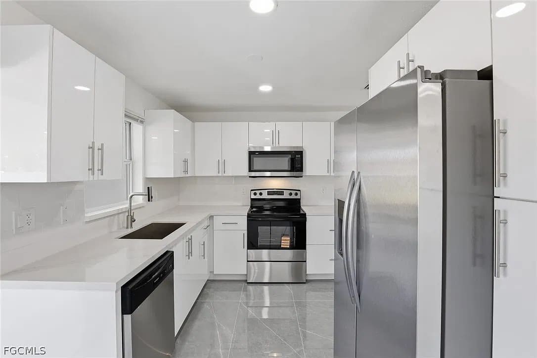 3420 Se 4th Pl - Photo 2 of 26
