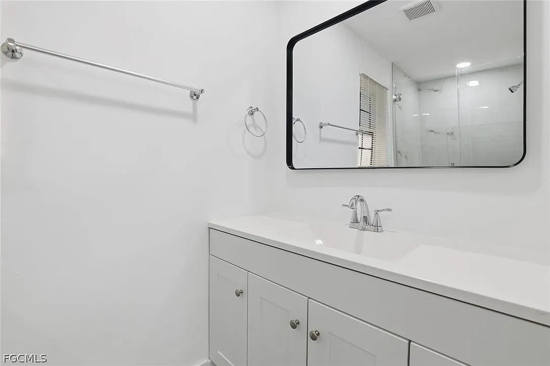 3420 Se 4th Pl - Photo 7 of 26
