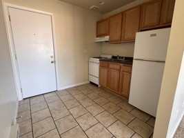 featured image of 501 E College St