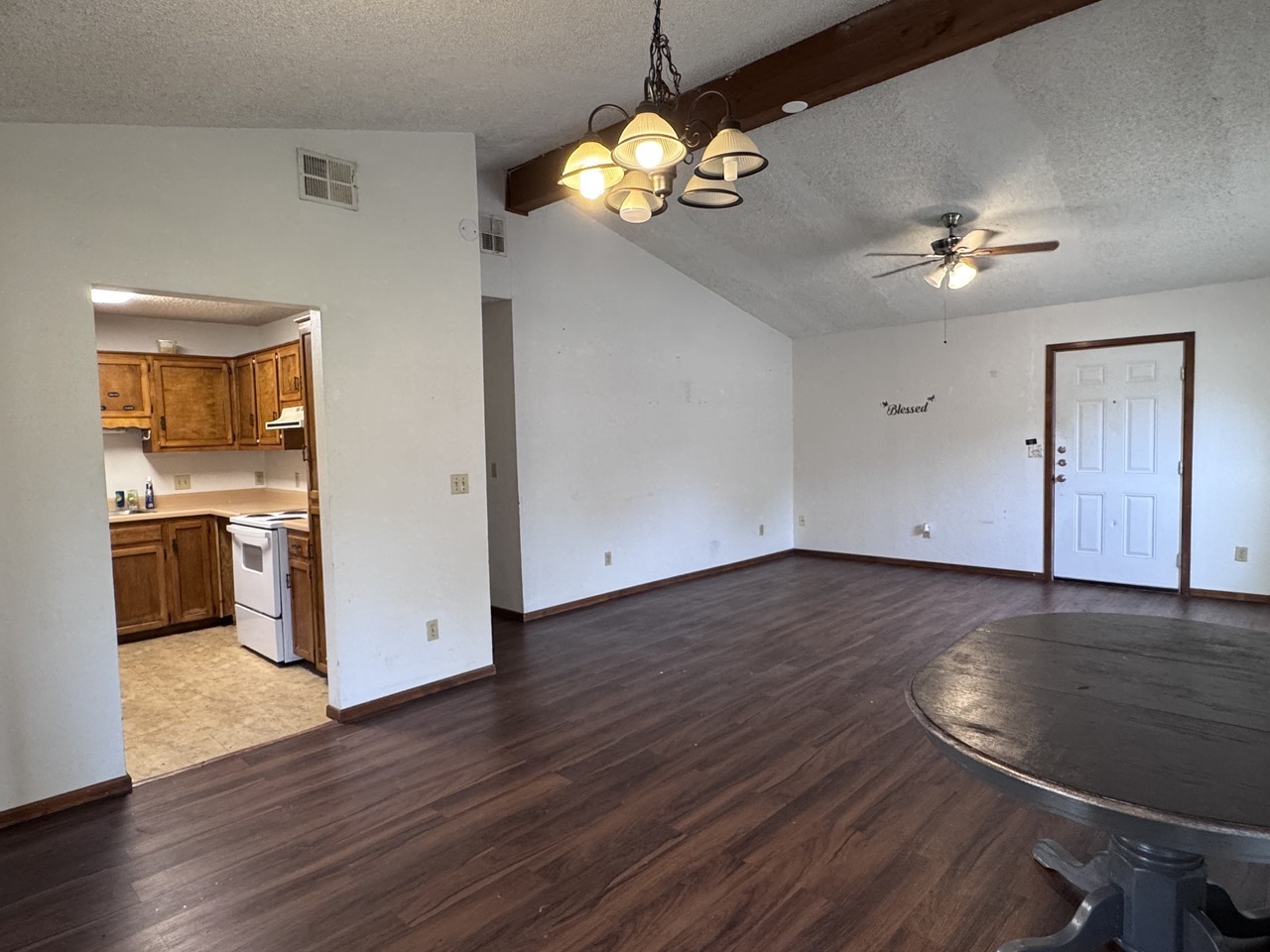 Pecan Grove Apartments - Photo 4 of 9