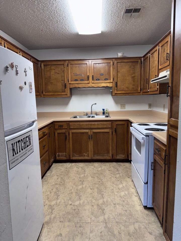 Pecan Grove Apartments - Photo 5 of 9