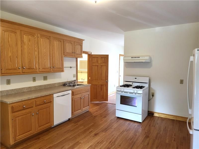 509 Pond St #2ndFLLEFT - Photo 6 of 15