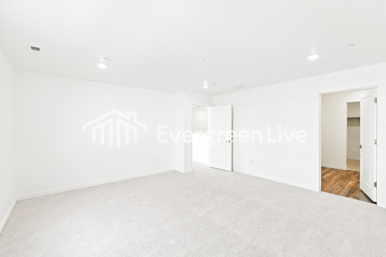 2725 Fall Line St - Photo 3 of 15