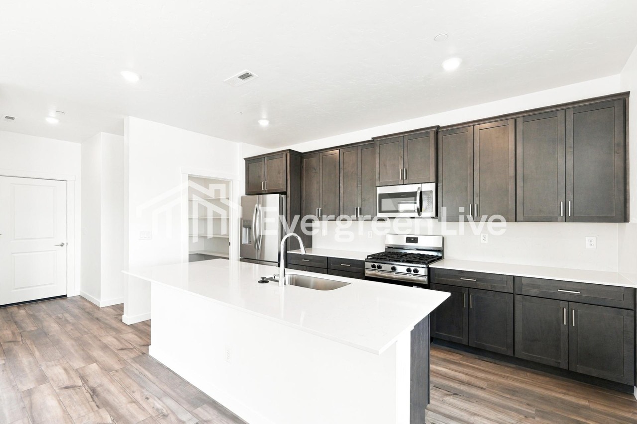 2725 Fall Line St - Photo 6 of 15