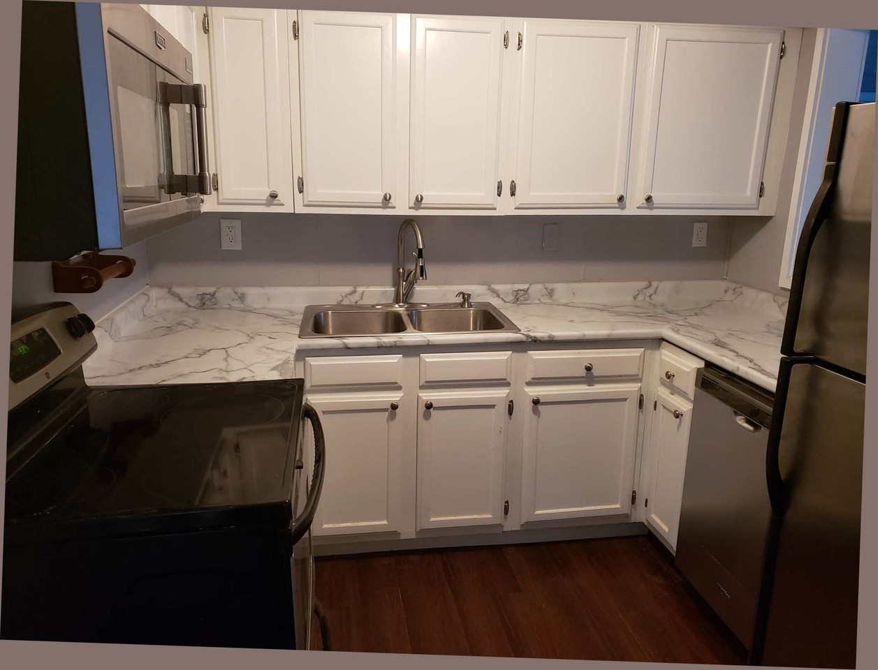 1219 N State St - Photo 3 of 4