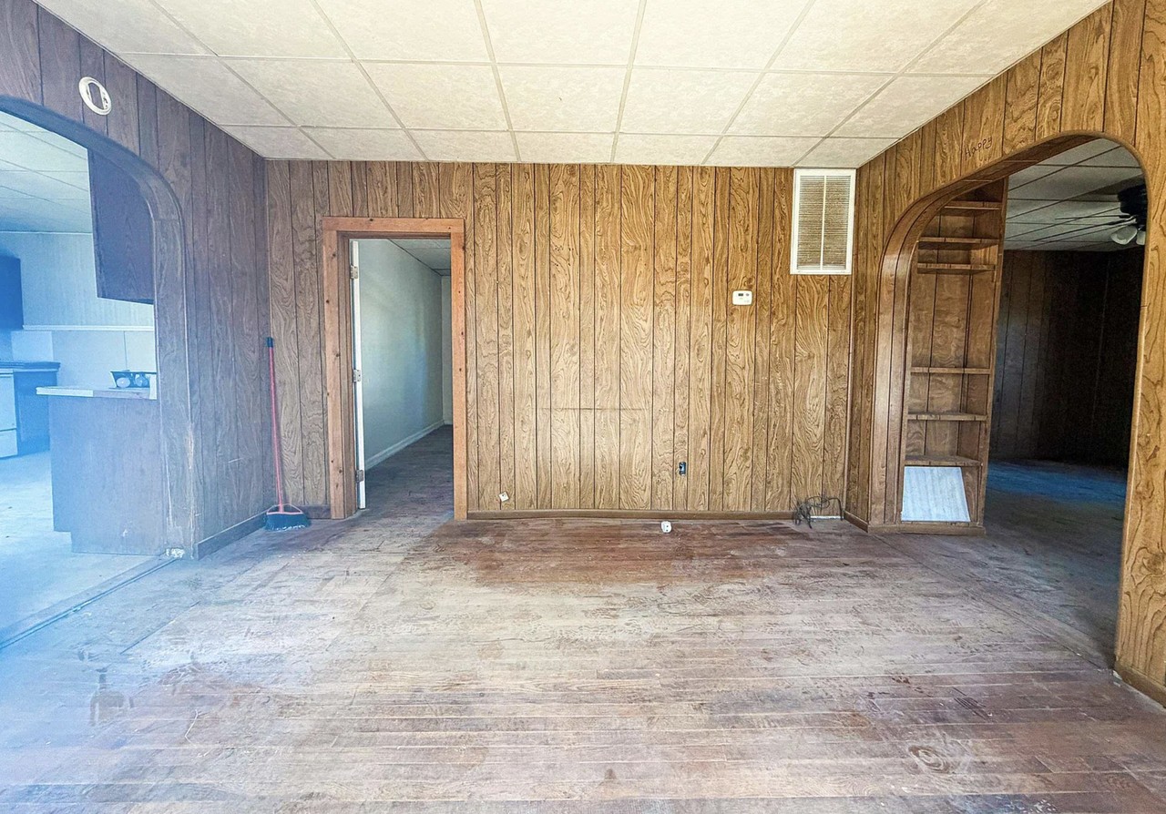 1613 Eldorado St - Photo 4 of 21