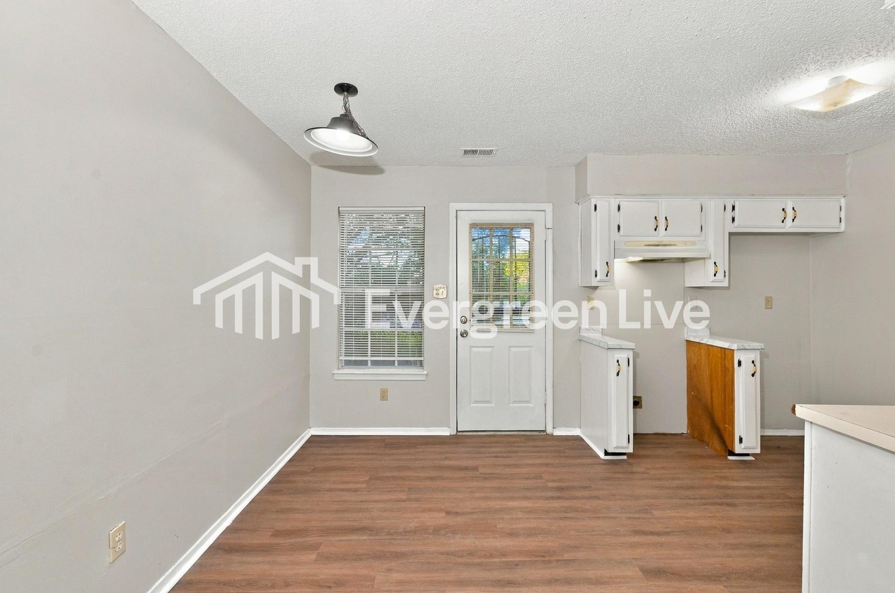 4573 Summer Creek Cv - Photo 5 of 15