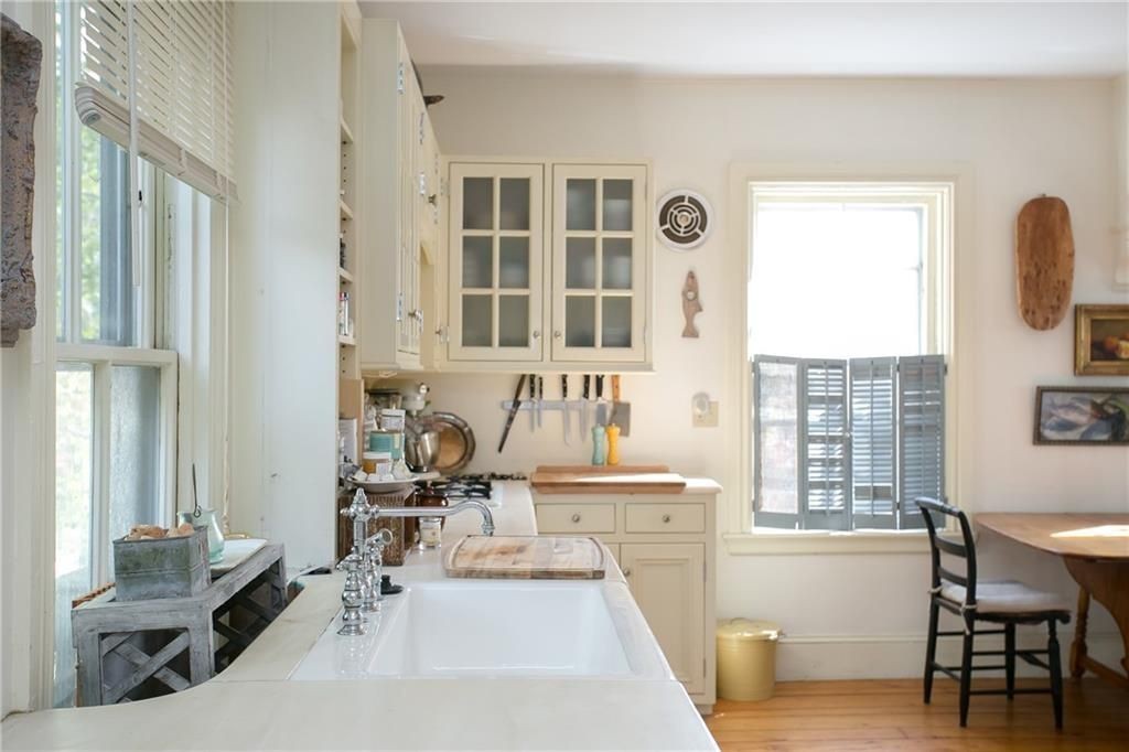 94 Spring St - Photo 5 of 33