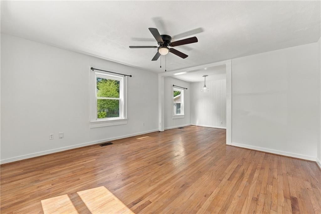 1666 May Ave Se - Photo 5 of 44