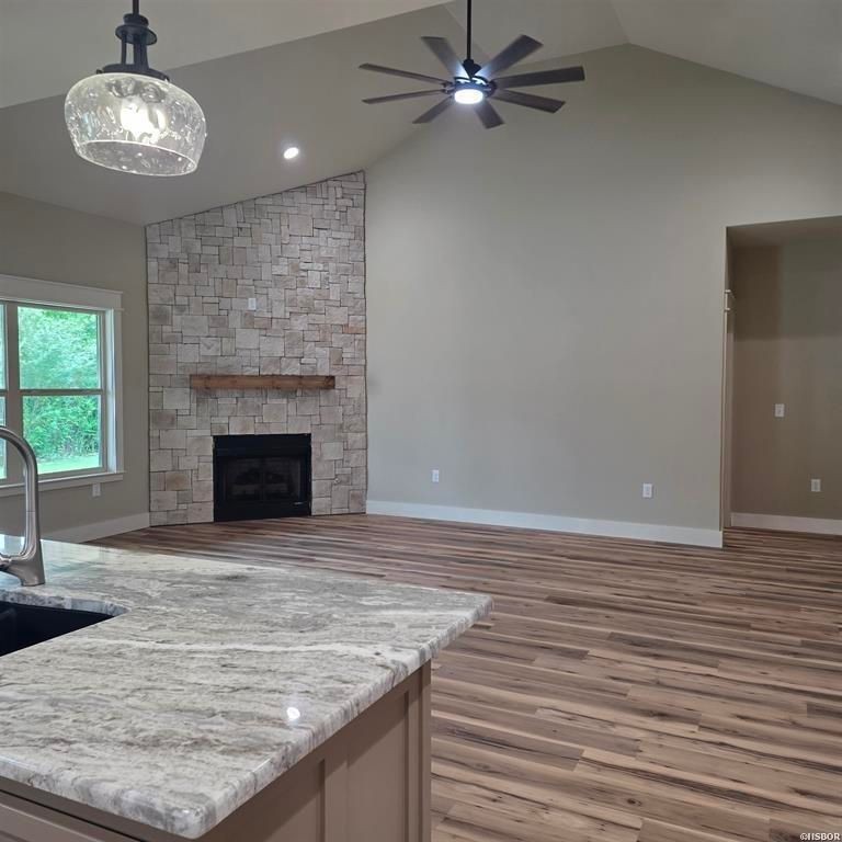 131 Legacy Ln - Photo 2 of 8