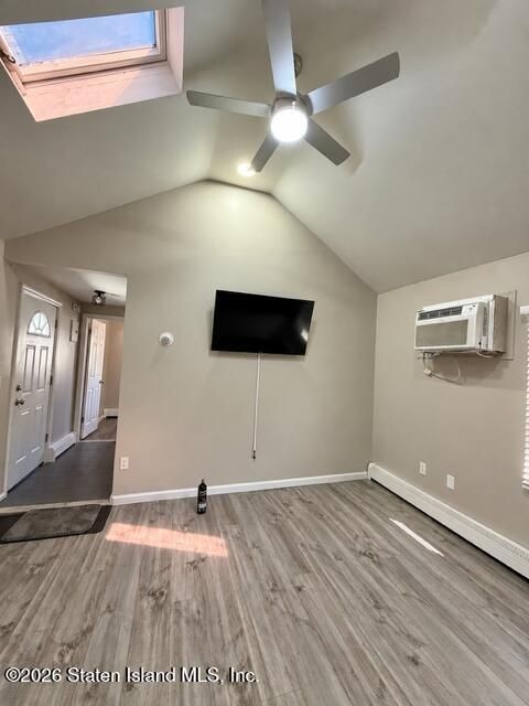 46 Seafoam St - Photo 2 of 9