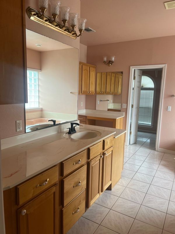 3811 Champions Dr - Photo 6 of 10