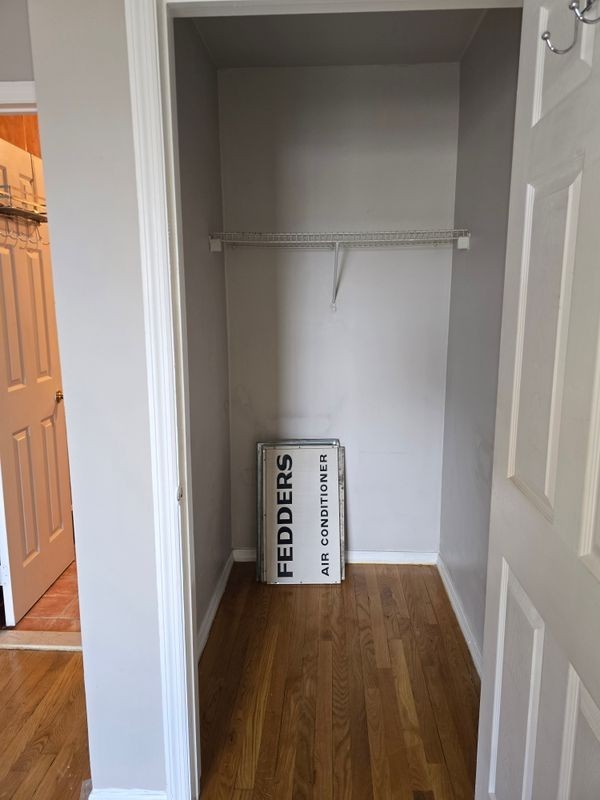 1667 Rockaway Pkwy - Photo 3 of 6