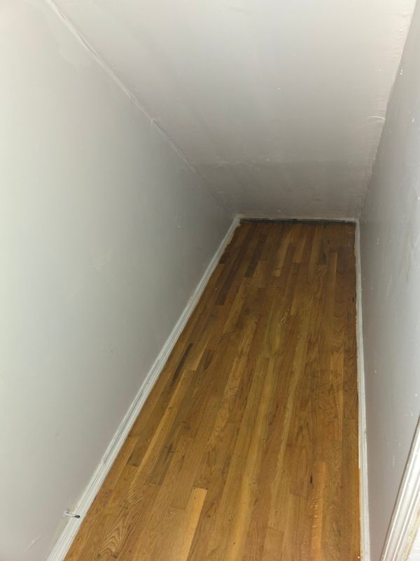 1667 Rockaway Pkwy - Photo 5 of 6