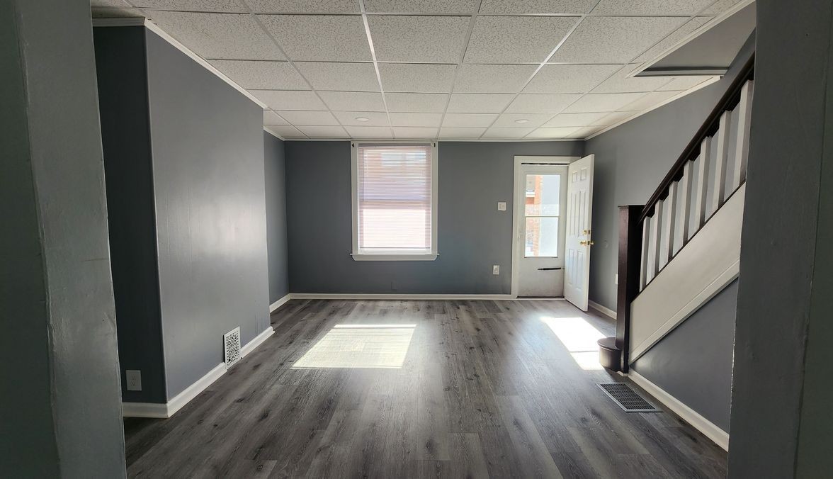 6233 Reedland St - Photo 2 of 27