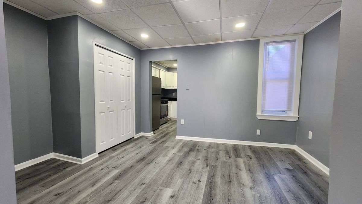 6233 Reedland St - Photo 3 of 27