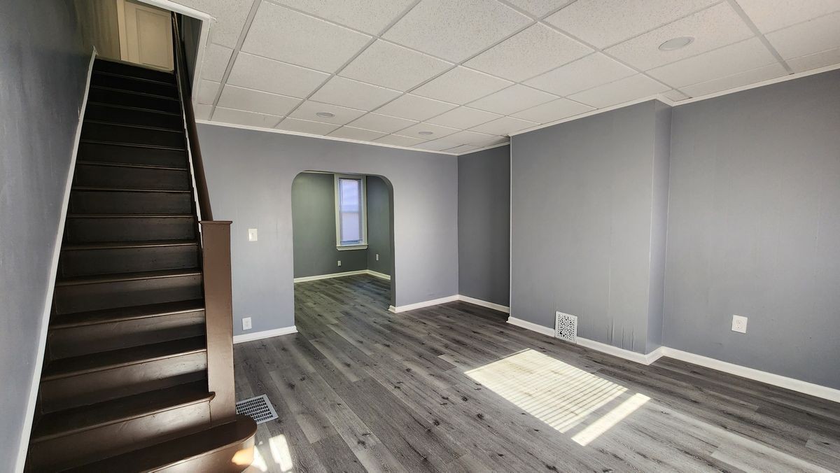 6233 Reedland St - Photo 5 of 27