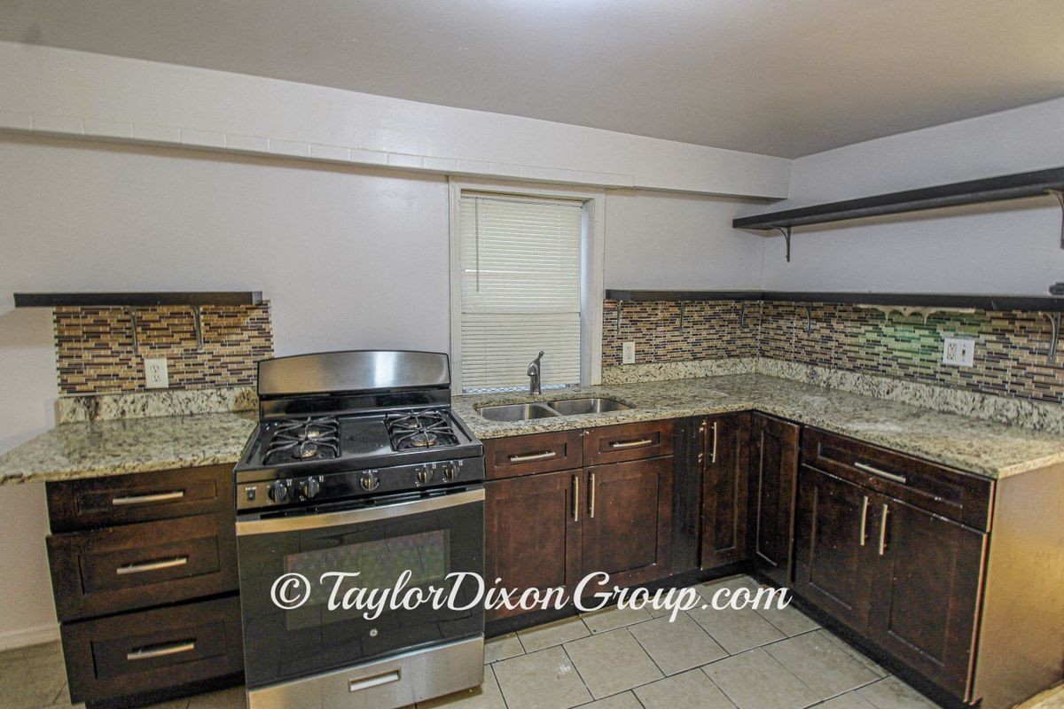 4339 S Hermitage Ave - Photo 2 of 21