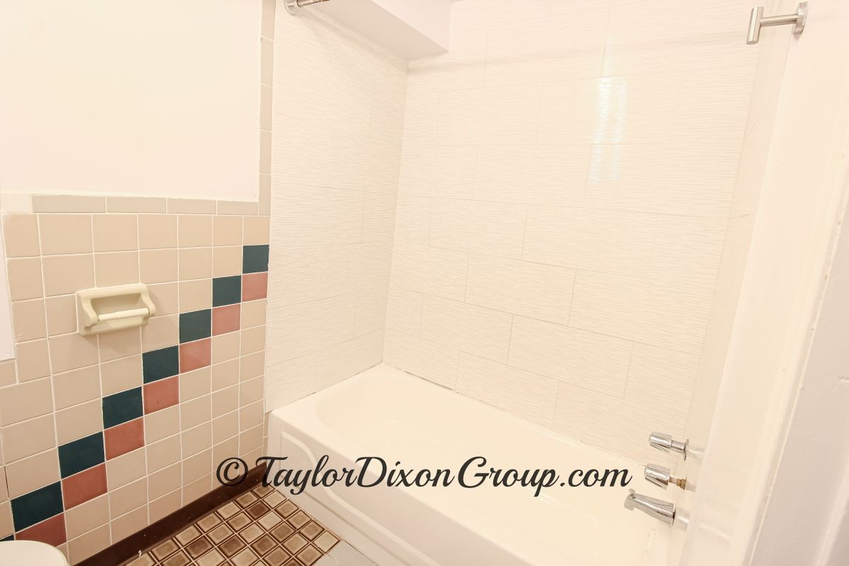 4339 S Hermitage Ave - Photo 5 of 21