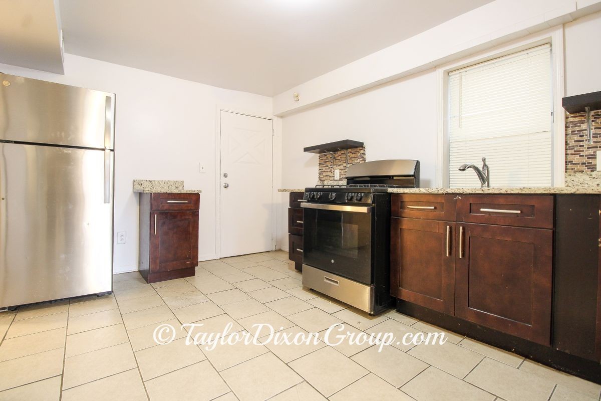 4339 S Hermitage Ave - Photo 6 of 21
