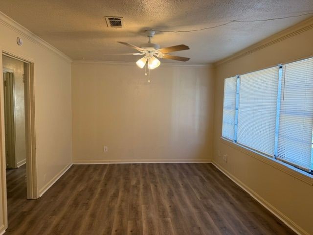 1603 Harding St - Photo 4 of 21