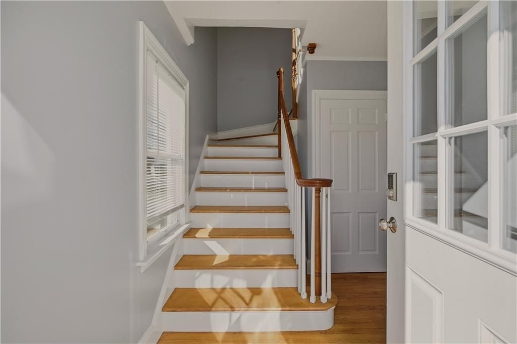 706 Park Ave - Photo 2 of 32