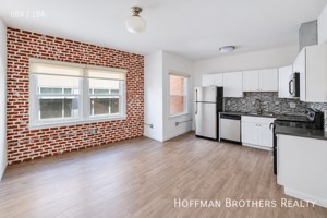 featured image of 414 S Lake St
