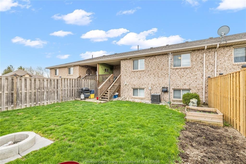 382 Marla Crescent - Photo 2 of 19
