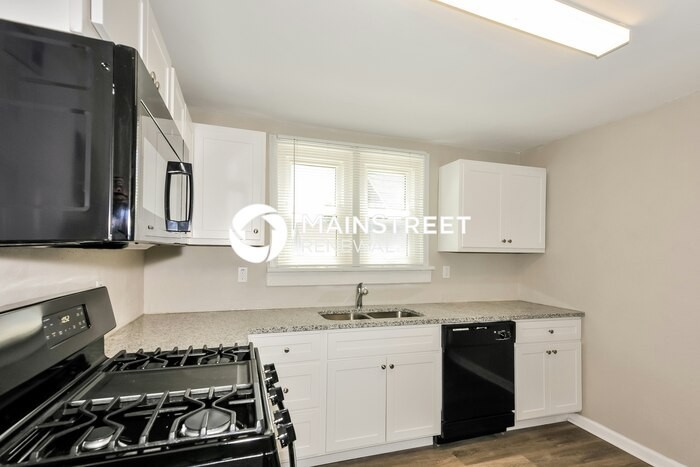 9505 Everman Ave - Photo 7 of 18