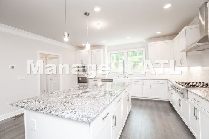 3163 Clairebrooke Ave - Photo 5 of 42