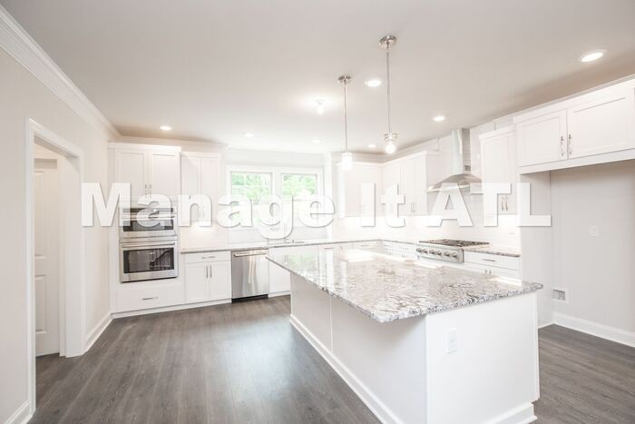3163 Clairebrooke Ave - Photo 6 of 42