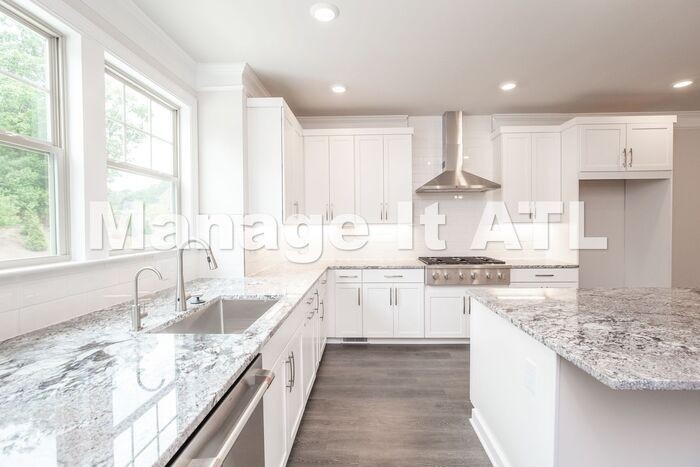 3163 Clairebrooke Ave - Photo 7 of 42