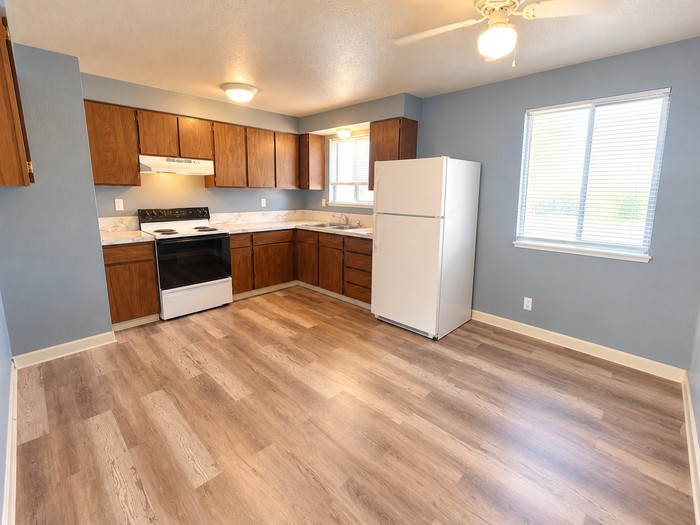 227 23rd Ave S - Photo 5 of 9