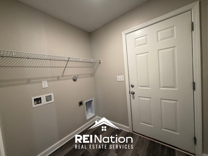 180 Castlebar Cir - Photo 7 of 25