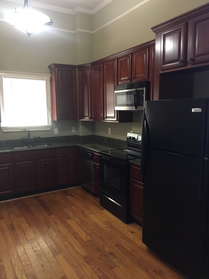 685 Penn Ave Ne #3 - Photo 3 of 14