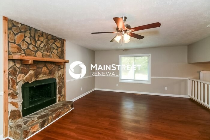 590 Mary Erna Dr - Photo 3 of 18
