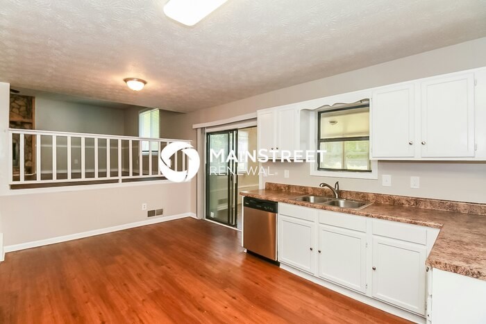 590 Mary Erna Dr - Photo 6 of 18