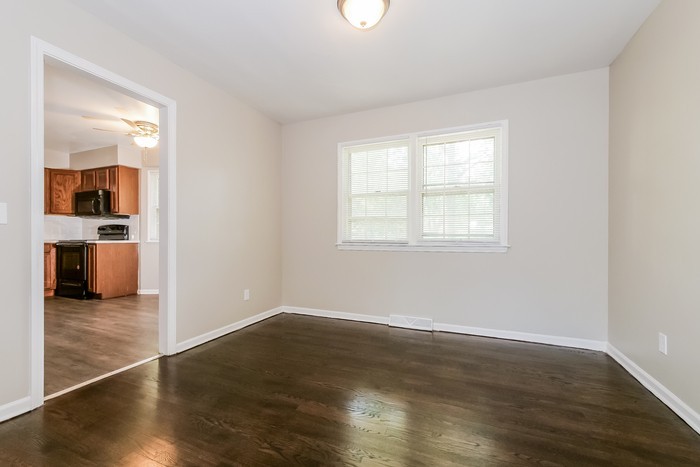 11907 W 59th Ter - Photo 7 of 13