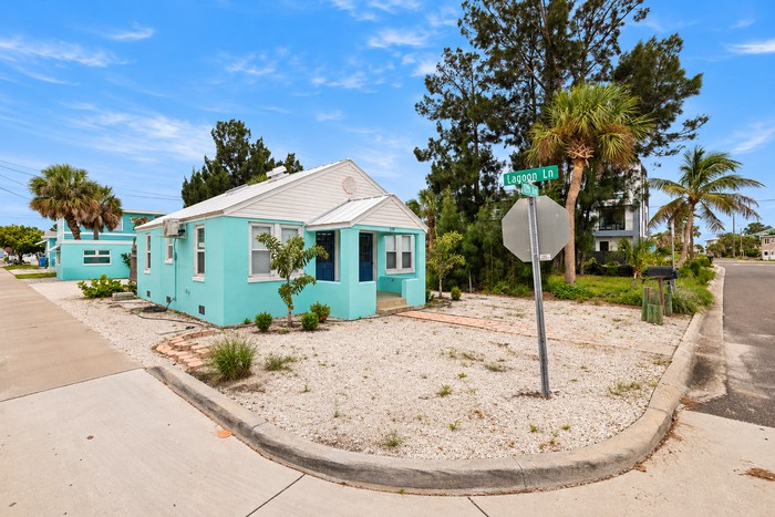 119 125th Ave #A - Photo 2 of 13