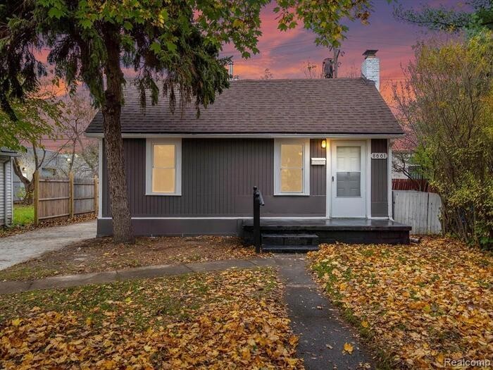 8661 Dodge Ave - Photo 2 of 3